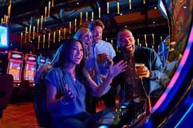 pakaljob pakaljob Casino: Live Tables, Slots and Sports in One Lobby